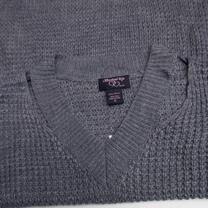 Hooked Up Solid Gray Chunky Knit V Neck Sweater